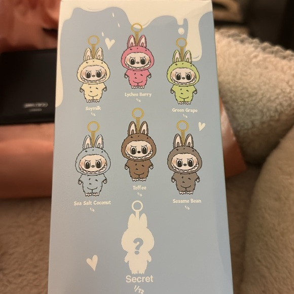 THE MONSTERS Labubu Macaron Vinyl Face Green Grape - Picture 3 of 4